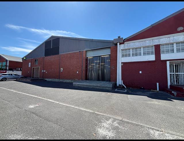 1,558M² WAREHOUSE TO LET IN EPPING INDUSTRIAL